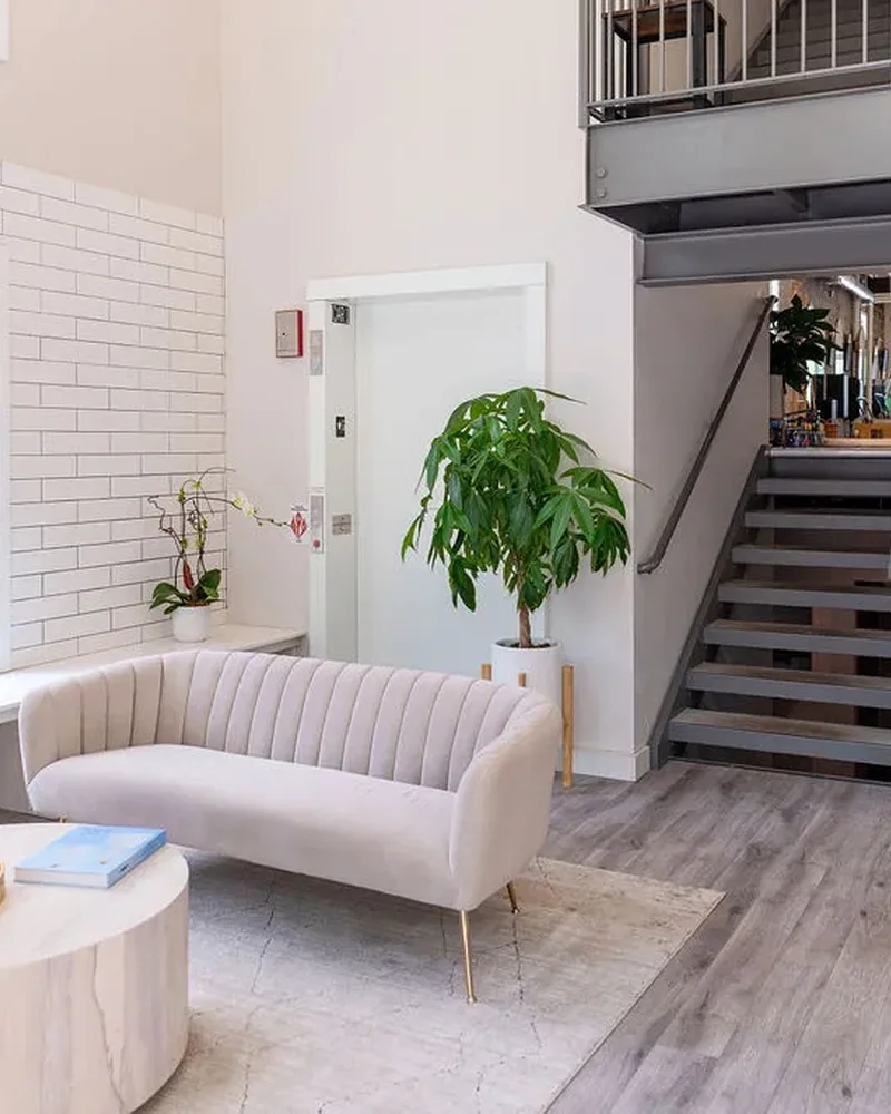 The Wellness Solutions reception lounge in Lake Forest